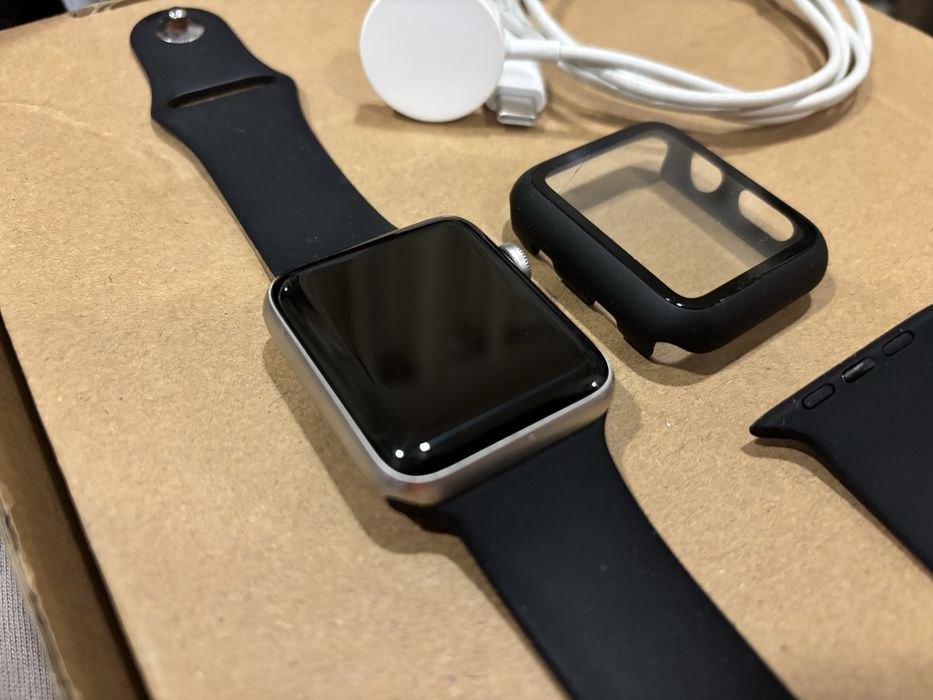 Apple Watch Series 3 42mm com Garantia, cabo e Bateria 95%