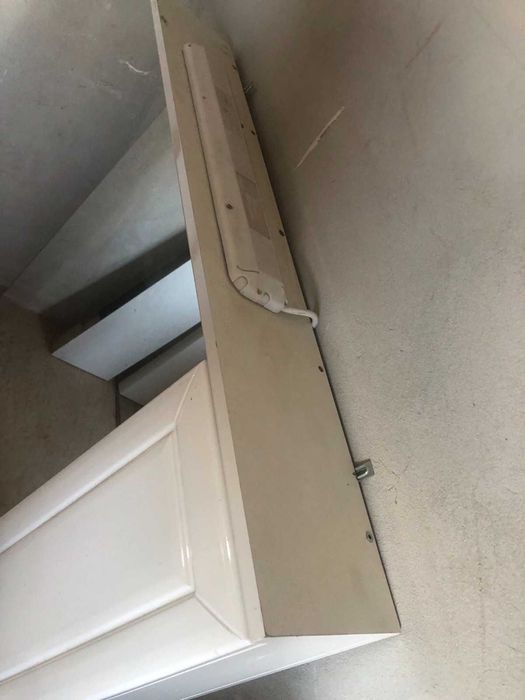 Дзеркало з шафкою б/у в ванну