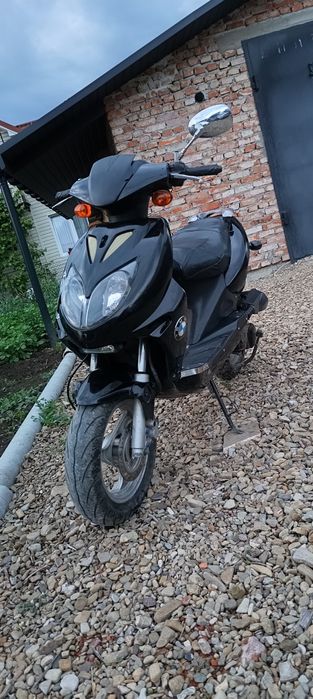Fada - 80 куб. см. Чотирьохтактний двигун.