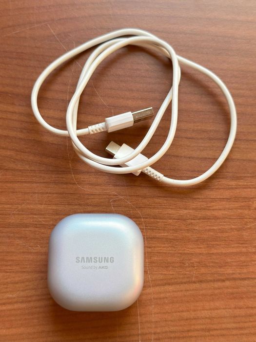 Продам оригінальні навушники Samsung. Модель: SM-R190.