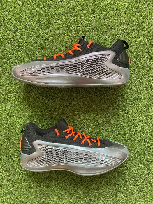 Баскетбольні кросівки adidas
