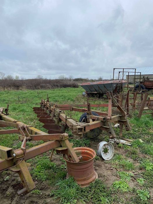 Плуг ПЛН-8-35, ПЛН-8-40