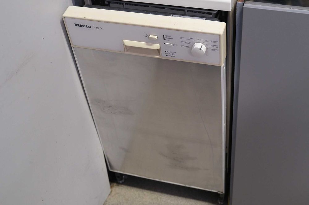 Zmywarka z wyparzaniem do +85 stopni Miele G 601 SC