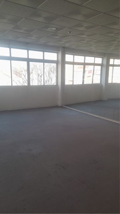 Arrenda-se espaço comercial c/ 440 m2, Cova da Piedade