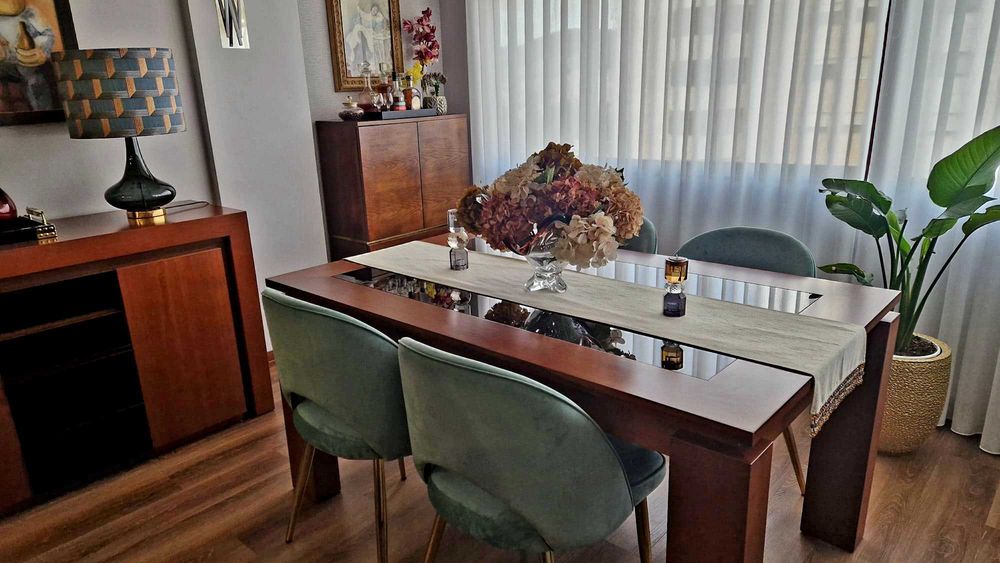 Mesa de jantar cerejeira