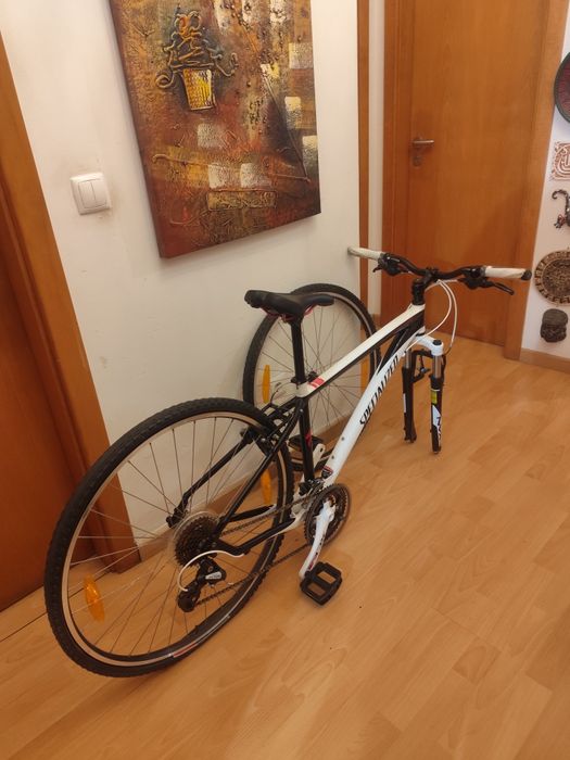 Vendo bicicleta nova specialized