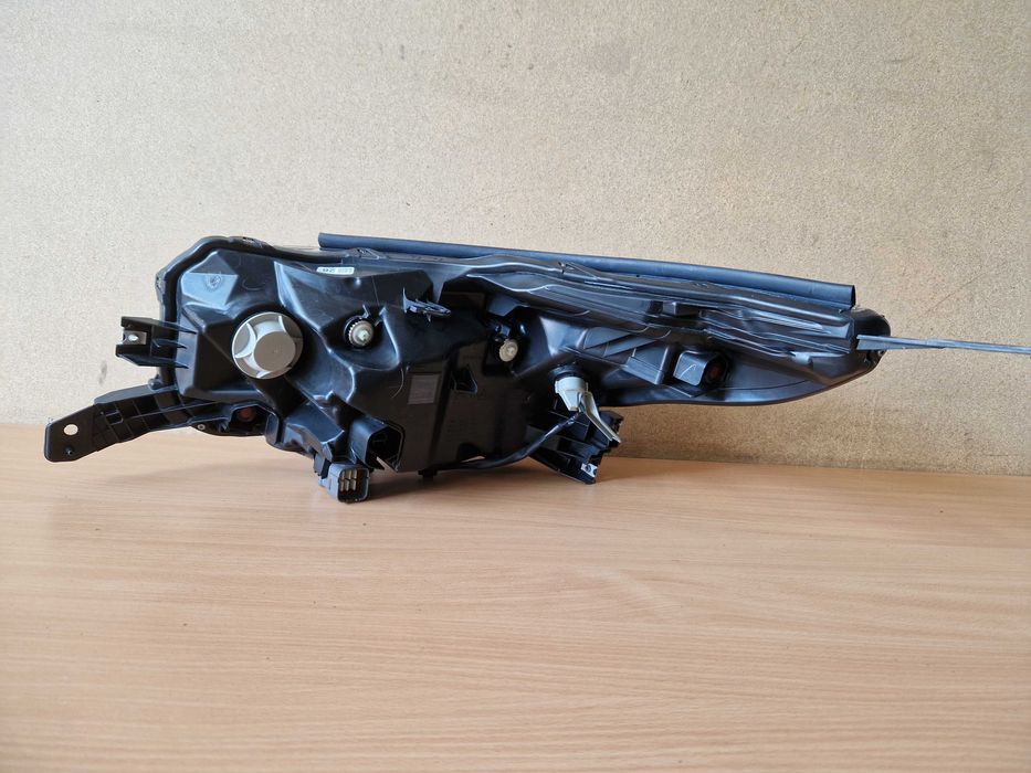 Фара права Subaru Outback bt Legacy bw b16 84002AN50A 2023 2024 2025