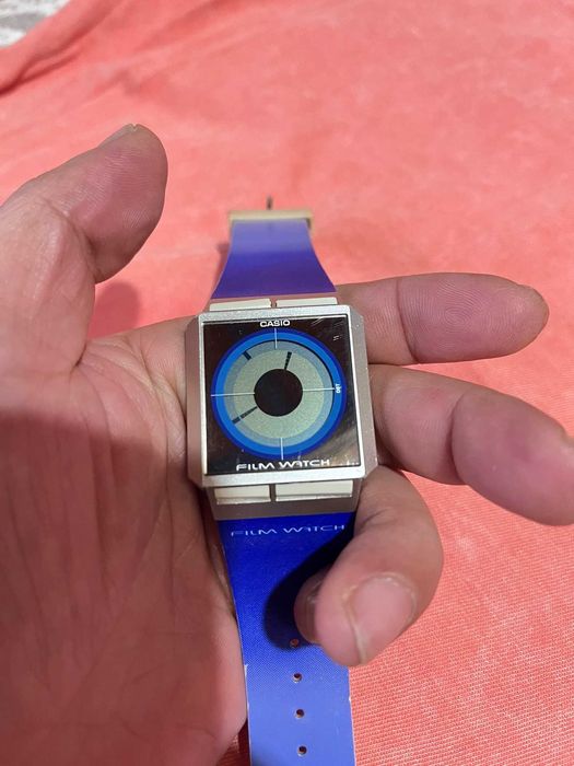 Casio FilmWatch FS-02 - nostalgia lat 80/90. Wyróźnij się tym unikatowym zegarkiem. Retro-futuro