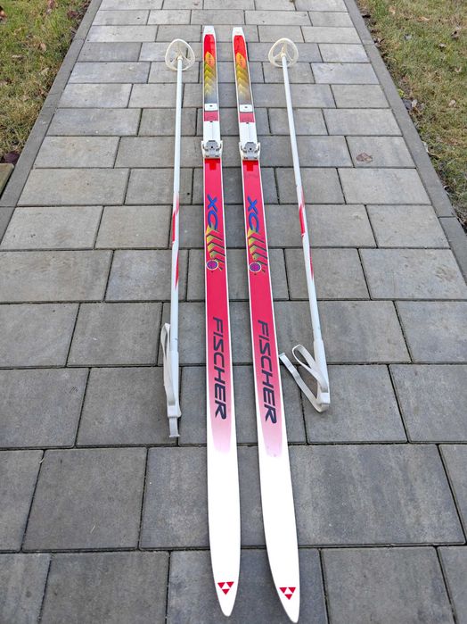 Biegówki. Narty biegowe Fischer plus kijki