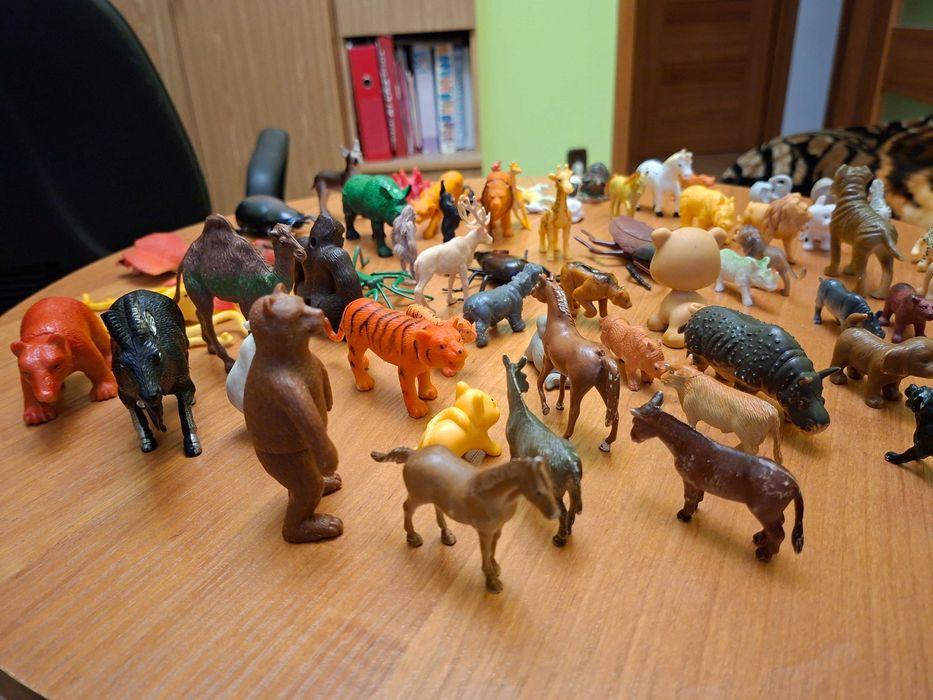 figurki zwierząt ponad 60 sztuk