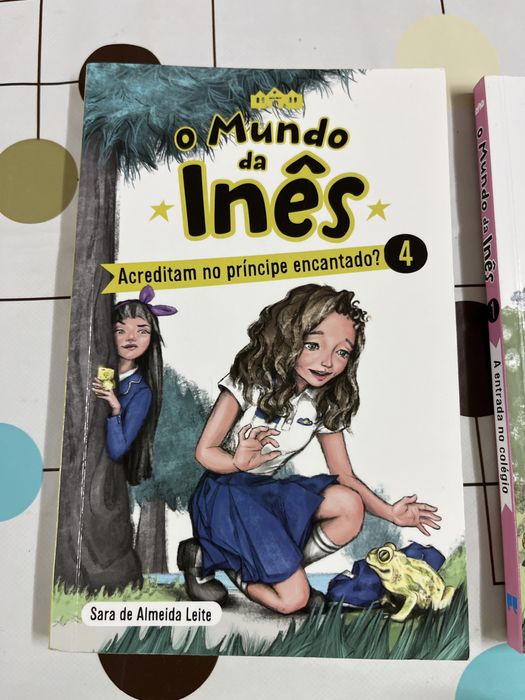Livros coleção O mundo da Inês
