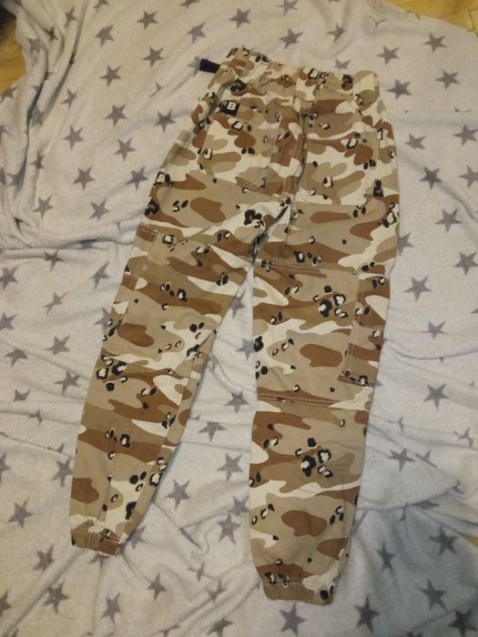 Брюки в коричневой военной раскраске
