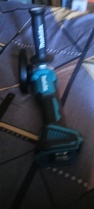Sprzedam szlifierka kątowa Makita z baterią