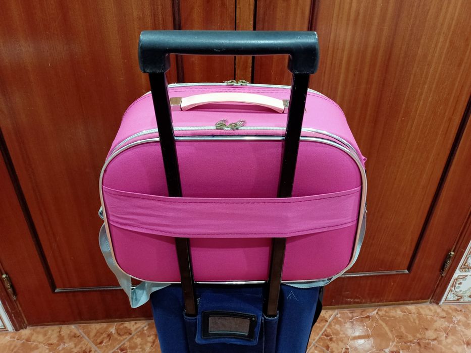 Mala malas neceser tiracolo frasqueira de viagem casa quarto apartamento vivenda carro cozinha escritório gabinete sala.
