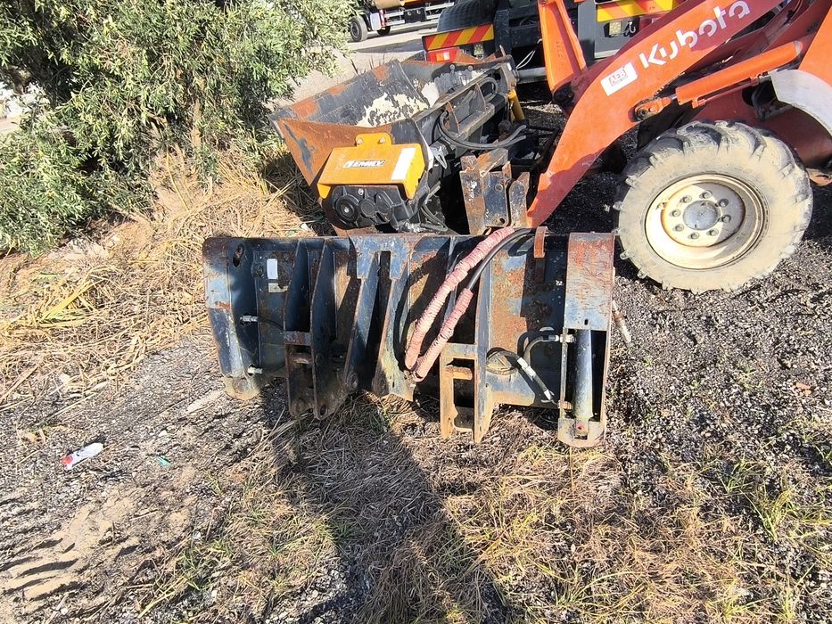 Retroescavadora Kubota r420alpha