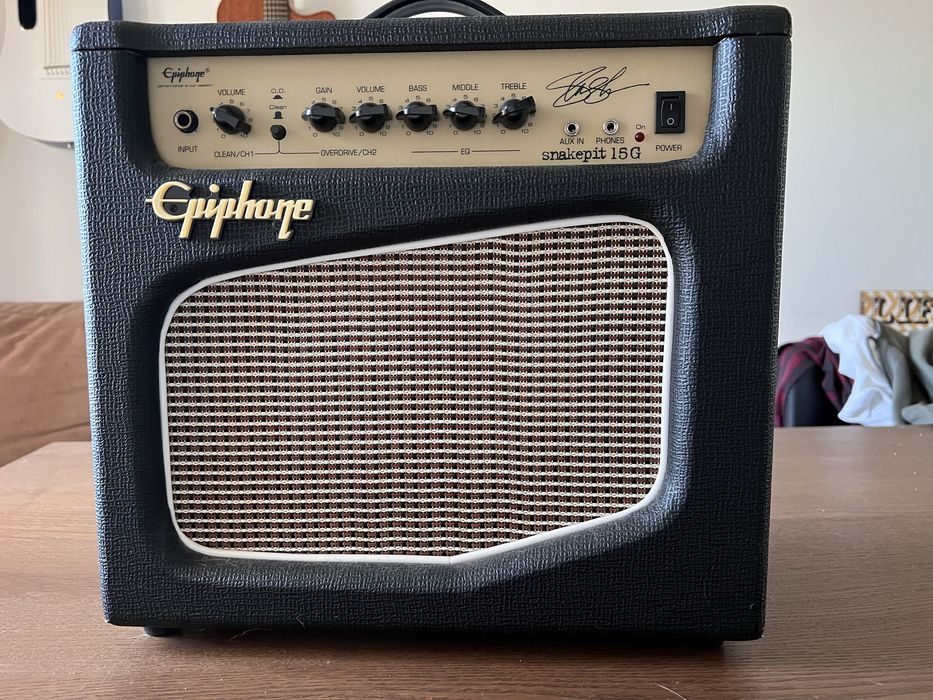 Epiphone Les Paul Special II + Amplificador Snakepit 15G