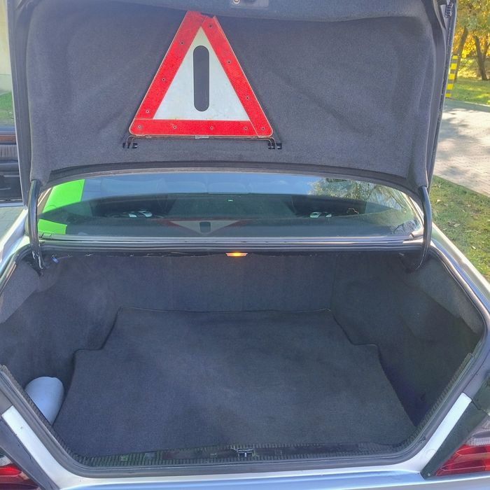 Mercedes Benz C124 Coupe