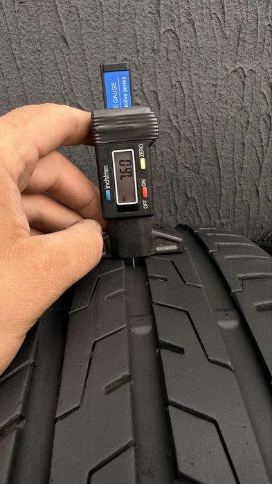 Б/У Шини літні 235/40 r19 23 рік 7,5-8мм залишок