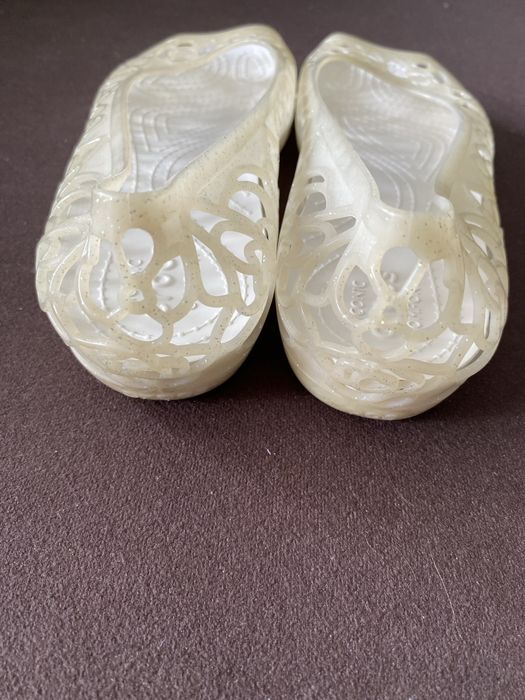 Brokatowe baleriny Crocs Isabella Jelly r. 41/42 W10
