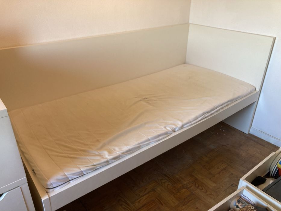 Cama ikea solteiro