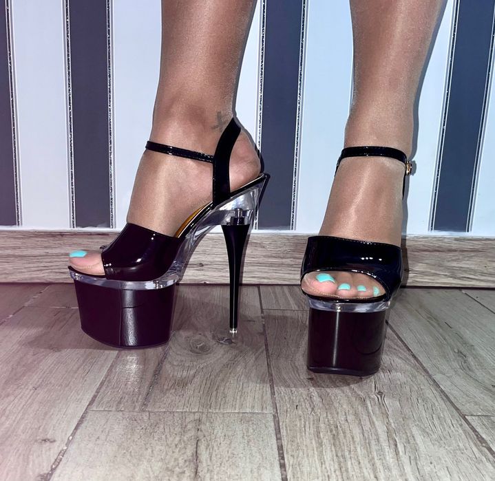 192/ OD RĘKI 40 Piękne Szklanki gogo pole dance szpilki czarne sandały