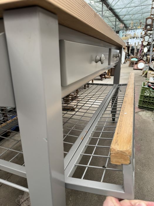 Vendo Mesas/Bancadas de Trabalho em bom estado!