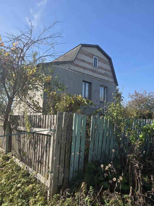 Продам  будинок дачу в передмісті Житомира.