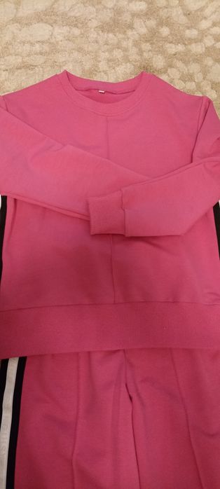 Костюм для дівчинки,нарядний,спортивний