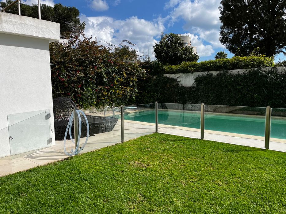 Cerca proteção em vidro piscina