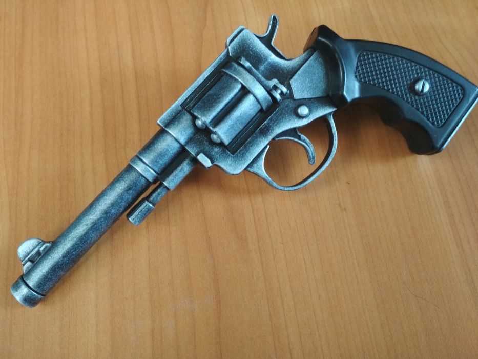 Игровой Наган детский из пластика.