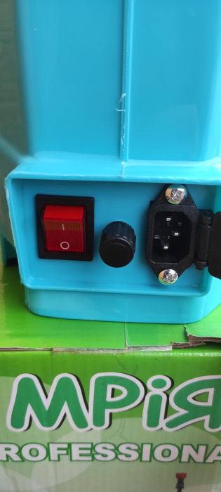 Опрыскиватель аккумуляторный  МРИЯ 12 л