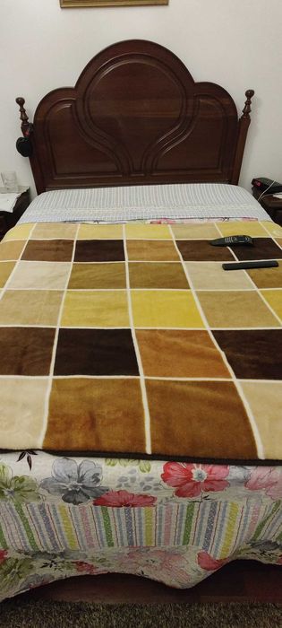 Cama CASAL de madeira maciça de BOA qualidade