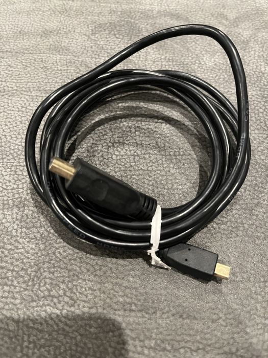 Lote de cabos eletrónicos (USB, HDMI, RCA, etc.) – 10€ negociáveis