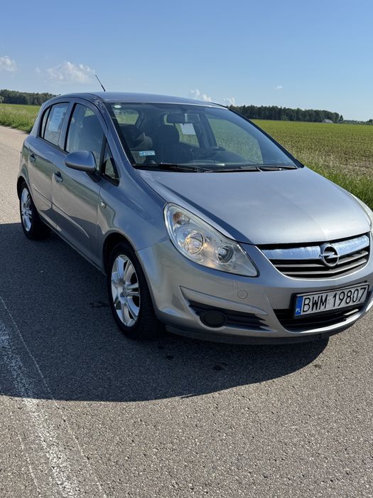 Opel corsa D benzyna
