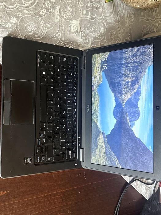 LAPTOP | Dell LATITUDE E7250 | I7-5600U | 16GB | 256GB SSD | Windows 10 Home