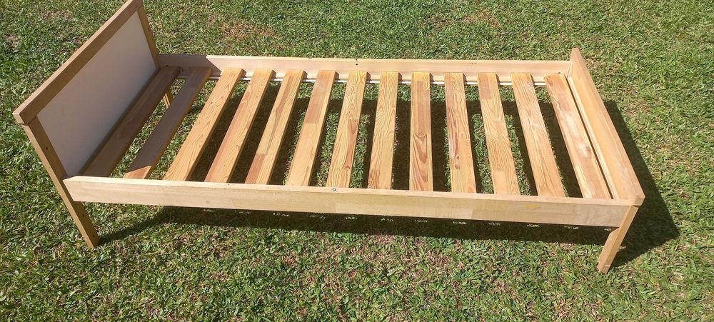 Cama solteiro Ikea