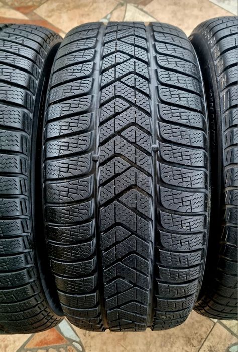 Зимові Pirelli 245/50R18 100H, Нові.
