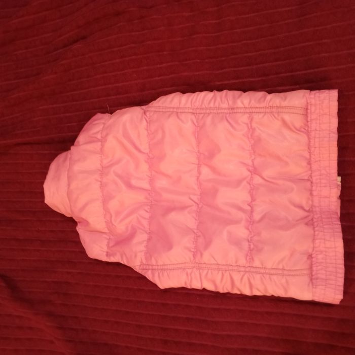 Продам 2 дитячі жилетки.