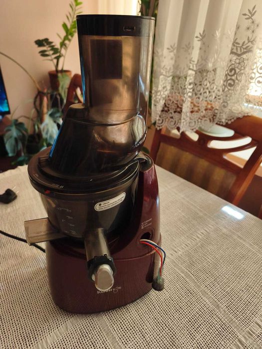 Wyciskarka wolnoobrotowa Kuvings M6 B6000