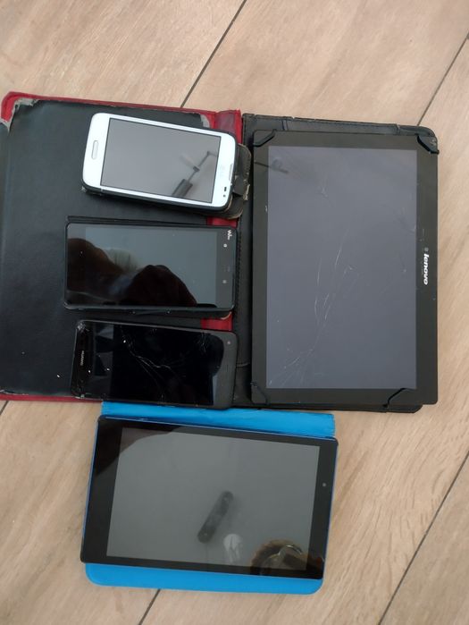 Telefony, tablety