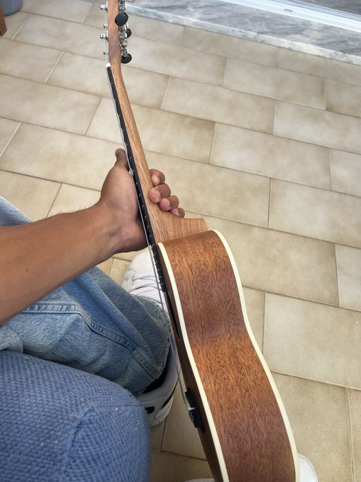 Ukulele novo com capa para transportar