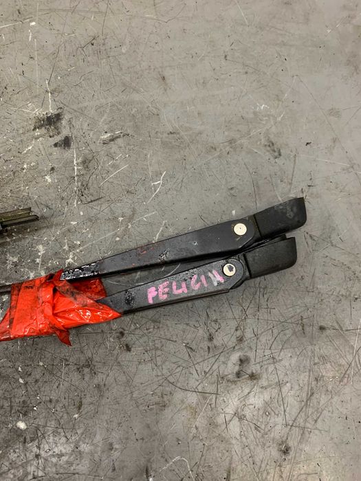 Skoda Felicia Ramiona Wycieraczek