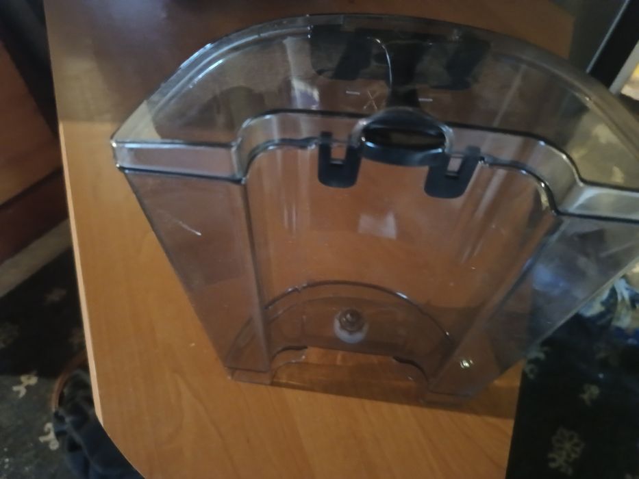 DeLonghi express kolbowy retro pojemnik na wodę