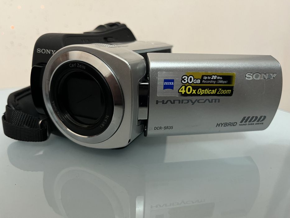 Sony DCR-SR35E – надійна відеокамера з HDD