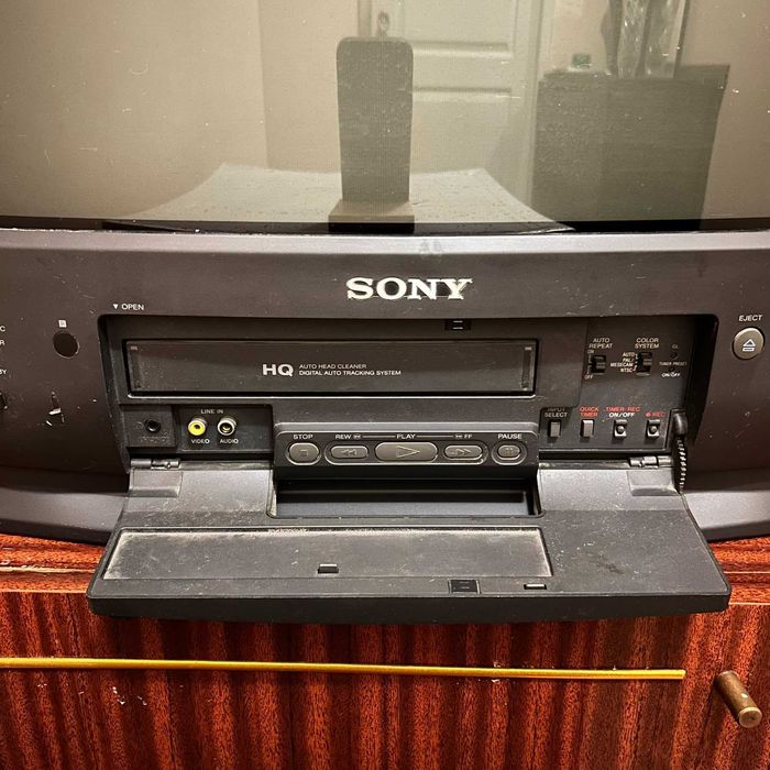 Видеодвойка SONY тринитрон