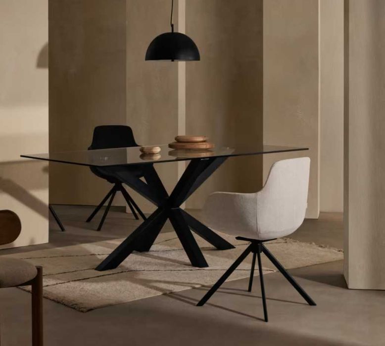 Mesa de jantar, tampo de vidro