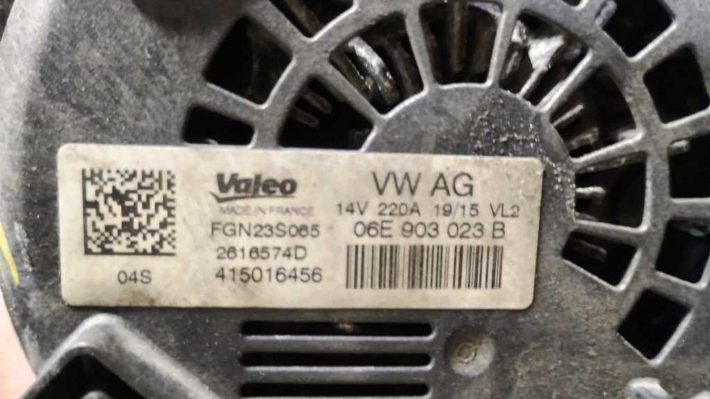 Генератор для Audi Q7  06E903023B