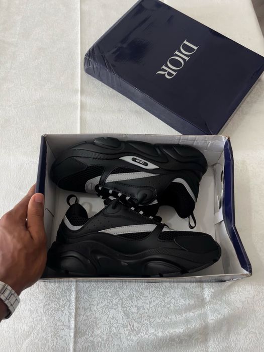Dior B22