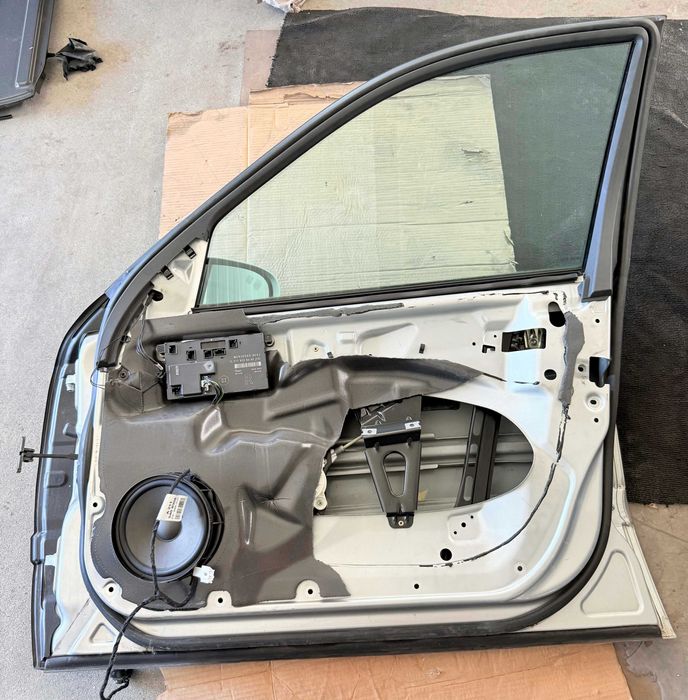 Porta frente direita MERCEDES-BENZ E-CLASS (W211)