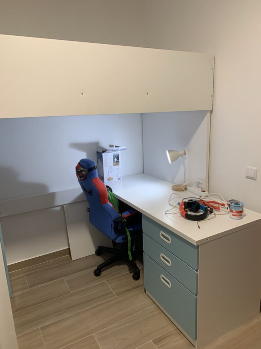 Beliche com roupeiro e secretaria ikea